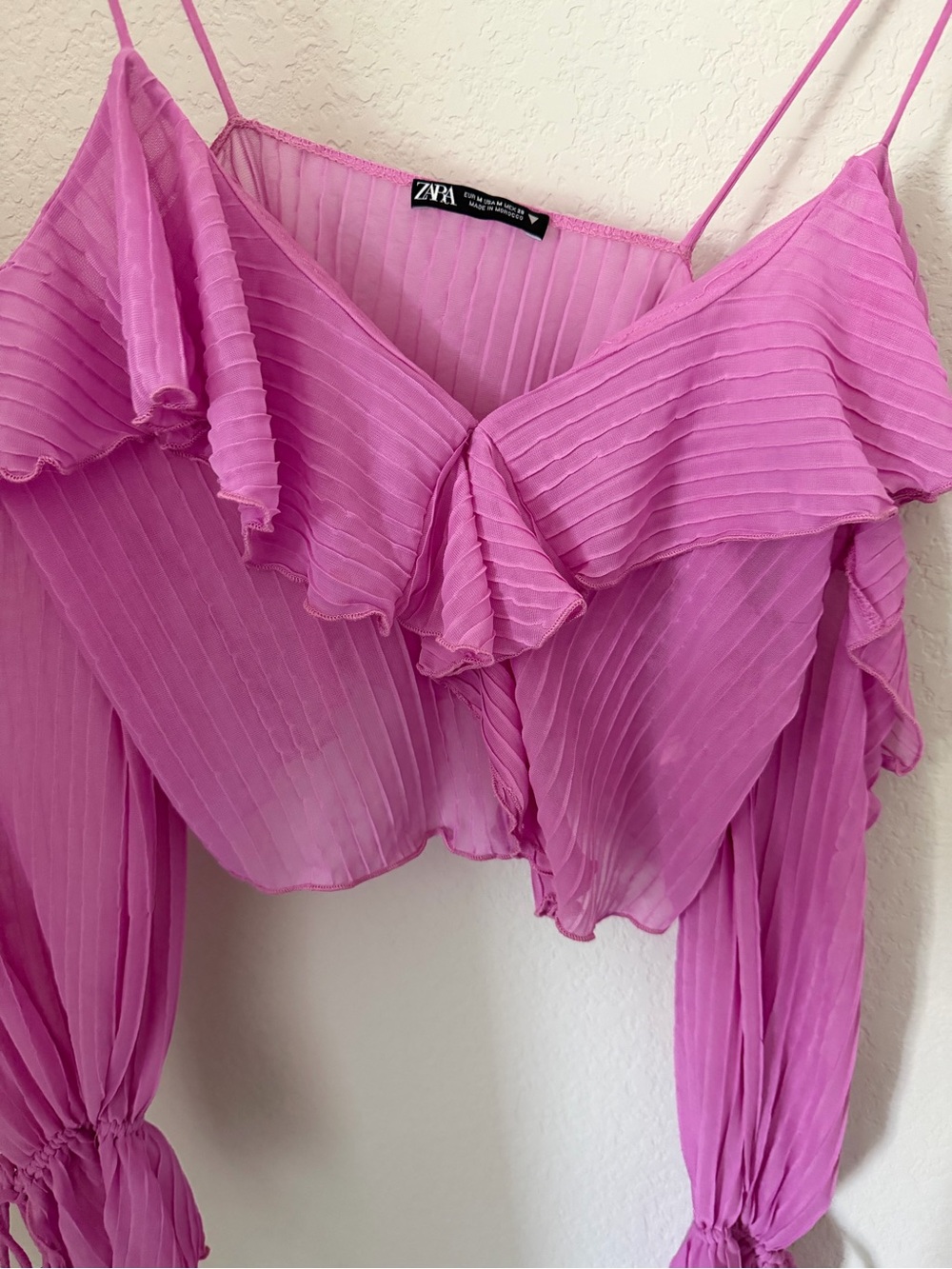 Zara Pink Pleated Off Shoulder Ruffle Crop Top Size Medium - Picture 3 of 10